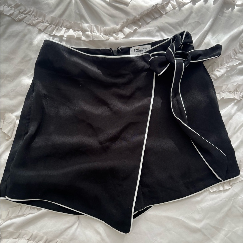 DVF for Tafget- Elegant Black & White Women's Skort- Size XS